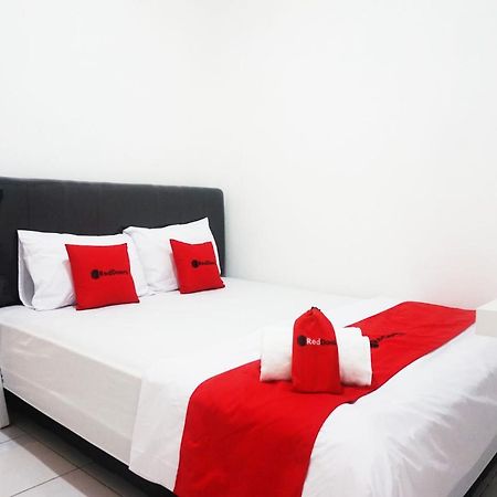 Reddoorz @ Jalan Tanjung Blitar Hotell Eksteriør bilde