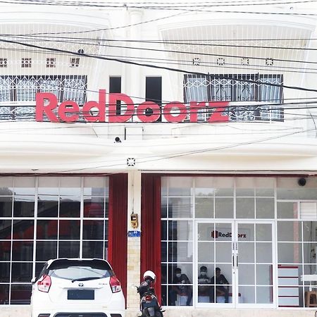 Reddoorz @ Jalan Tanjung Blitar Hotell Eksteriør bilde