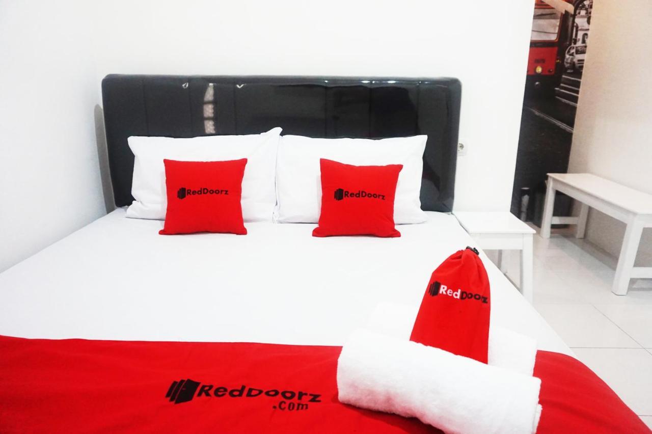 Reddoorz @ Jalan Tanjung Blitar Hotell Eksteriør bilde
