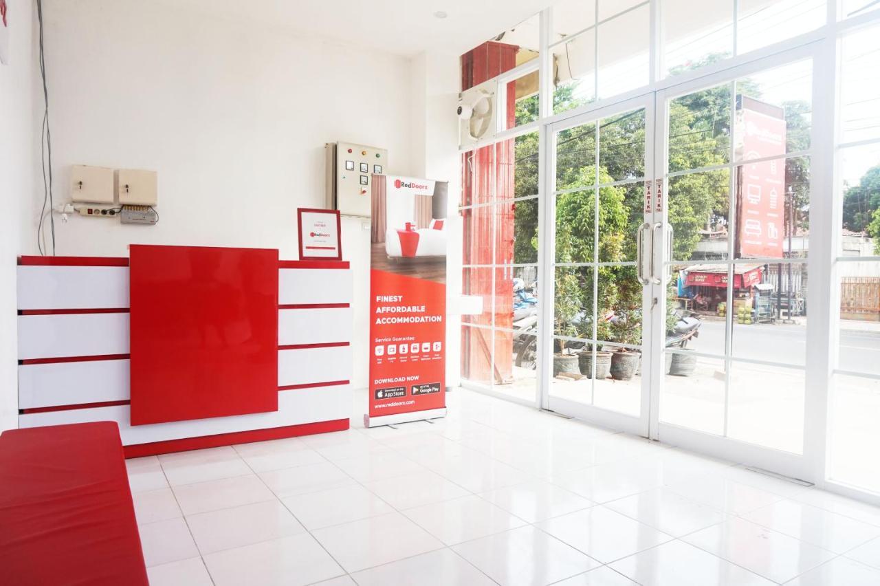 Reddoorz @ Jalan Tanjung Blitar Hotell Eksteriør bilde